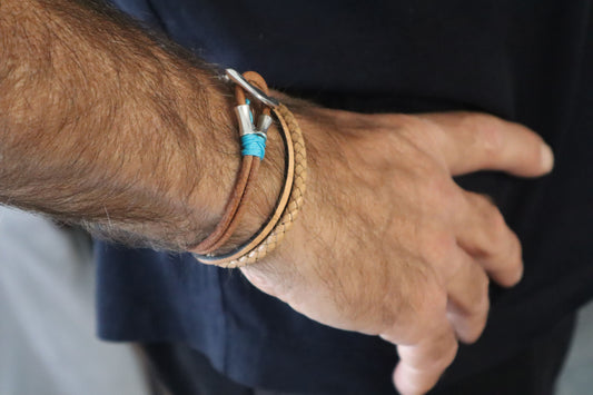 Χειροποίητο Ανδρικό Βραχιόλι Leon με Διπλό Δέρμα σε Ταμπά Χρώμα