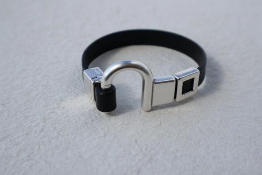 Hand-made men's black leather bracelet Ikaros.