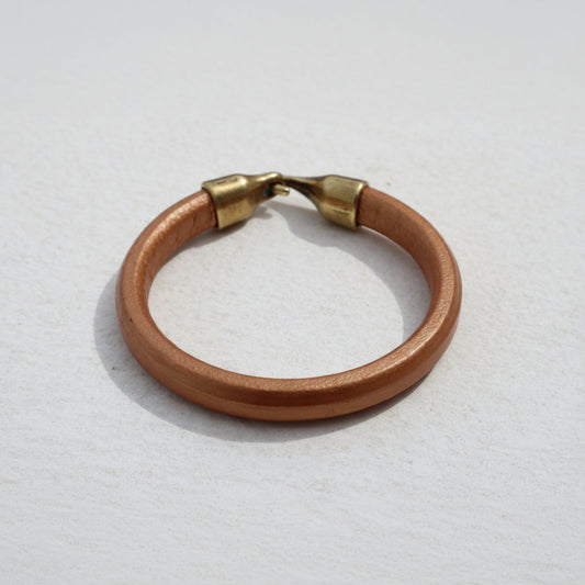 Hand-made men's Regaliz bronze leather bracelet with bronze closure-mousses greek art.