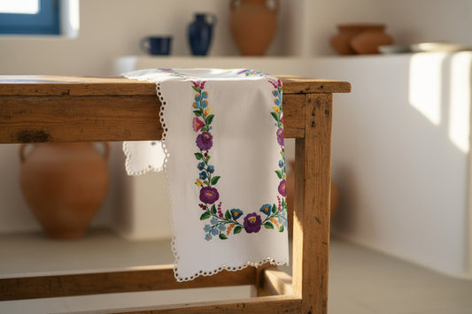 Runner da tavola fatto a mano con rose viola