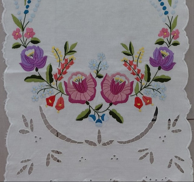 Συλλεκτικό Χειροποίητο Tabel Runner Αρμονία & One-of-a-Kind